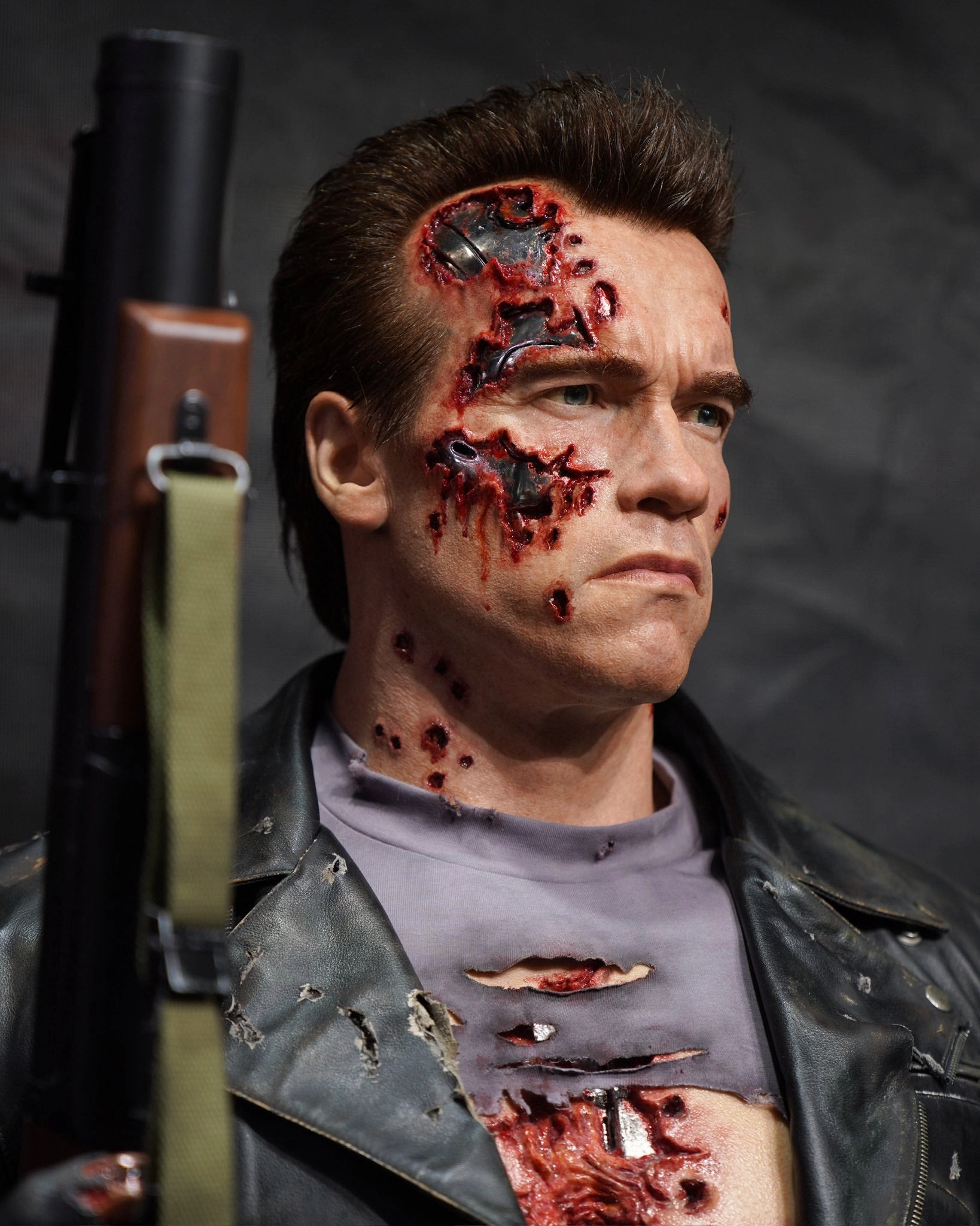 Stone Statue Sci-Fi Model T-800 (Ver. 3) Battle Damaged (Static) Life-Size Bust by Queen Studios