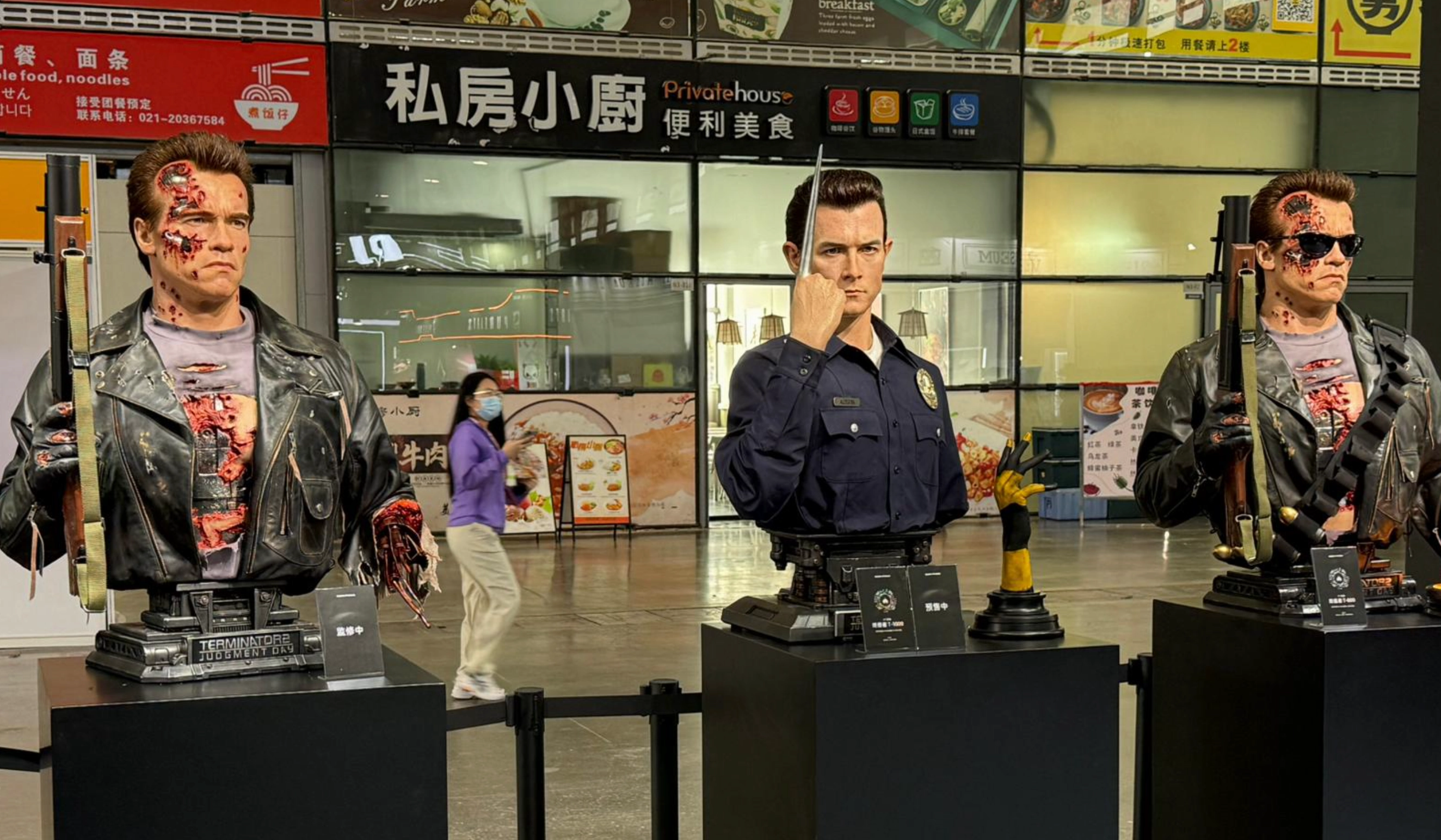 Folk Art T-800 (Ver. 3) Battle Damaged (Static) Life-Size Bust by Queen Studios