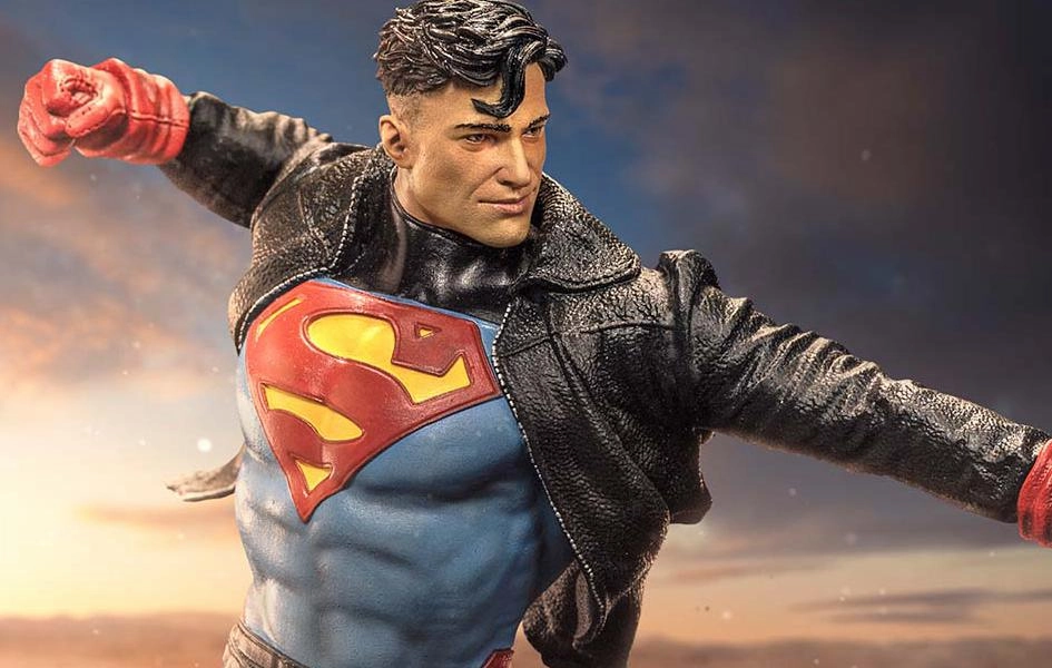 DC Comics Series 7 - Superboy Art Scale 1/10 Robot Piece Stone Statue