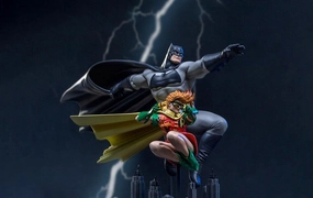 Batman & Robin The Dark Knight Returns Statue Gaming Item