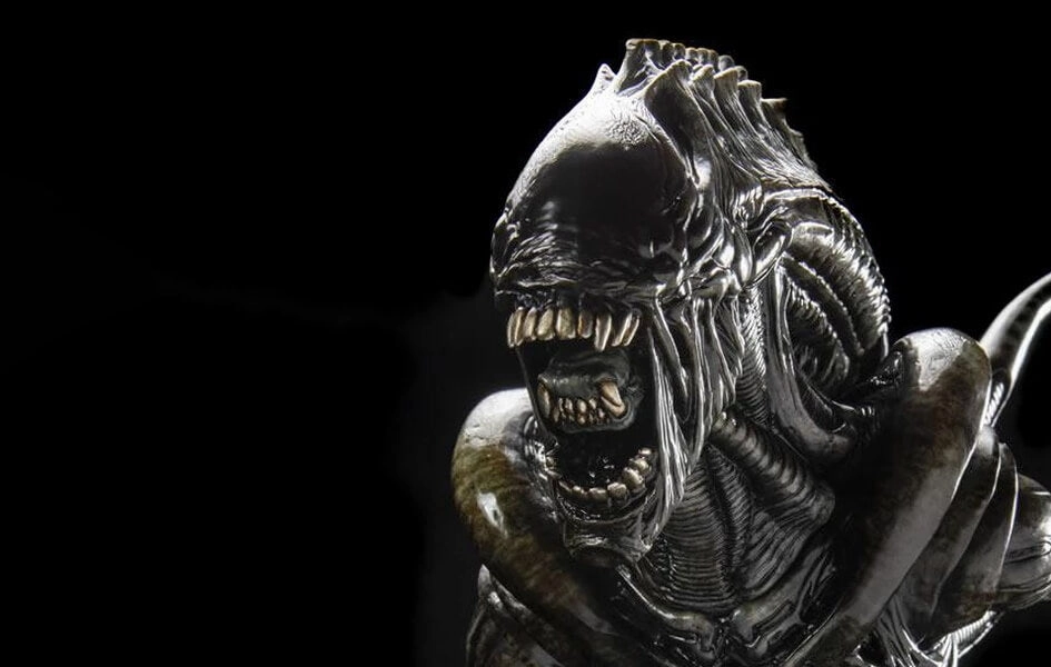 Alien Warrior 1/3 Scale Statue Cultural Heritage Study room