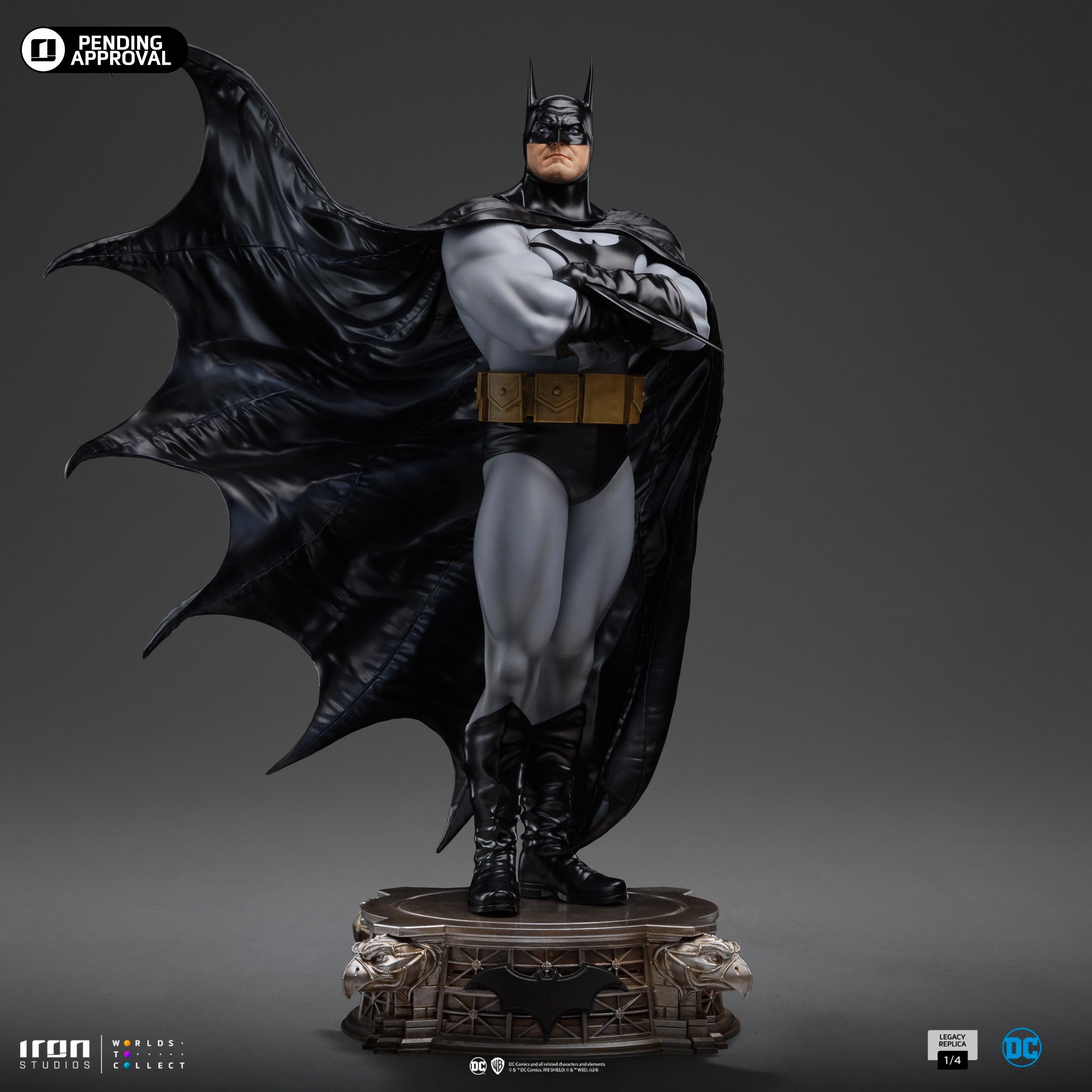 Batman DC Trinity 1/4 Scale Statue Legacy Replica Gaming Item Superhero Collectible
