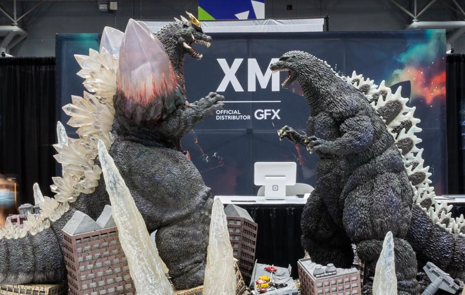 Godzilla vs Space Godzilla 1994 Premium Statue Set Miniature Collectible Gaming Collectible