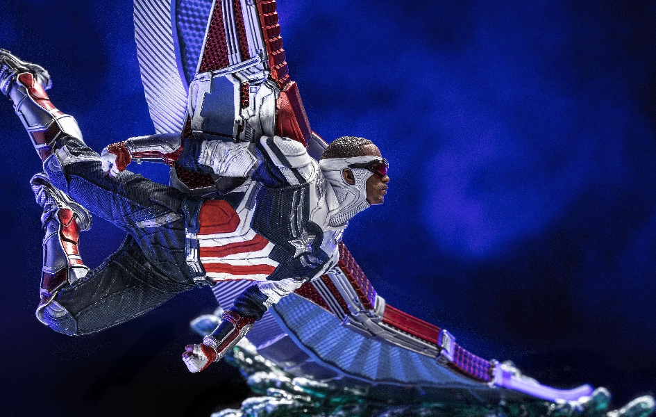 Seasonal Decoration Captain America Sam Wilson Deluxe BDS Art Scale 1/10