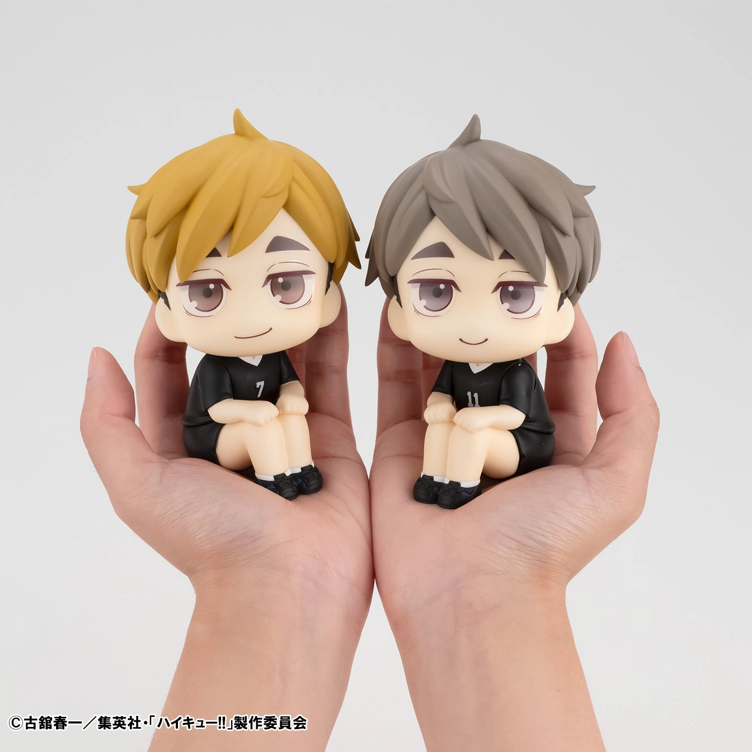 Porcelain Doll LOOK UP SERIES Haikyu !! Atsumu Miya Uniform ver & Osamu Miya Uniform ver set??with gift: Cushions??
