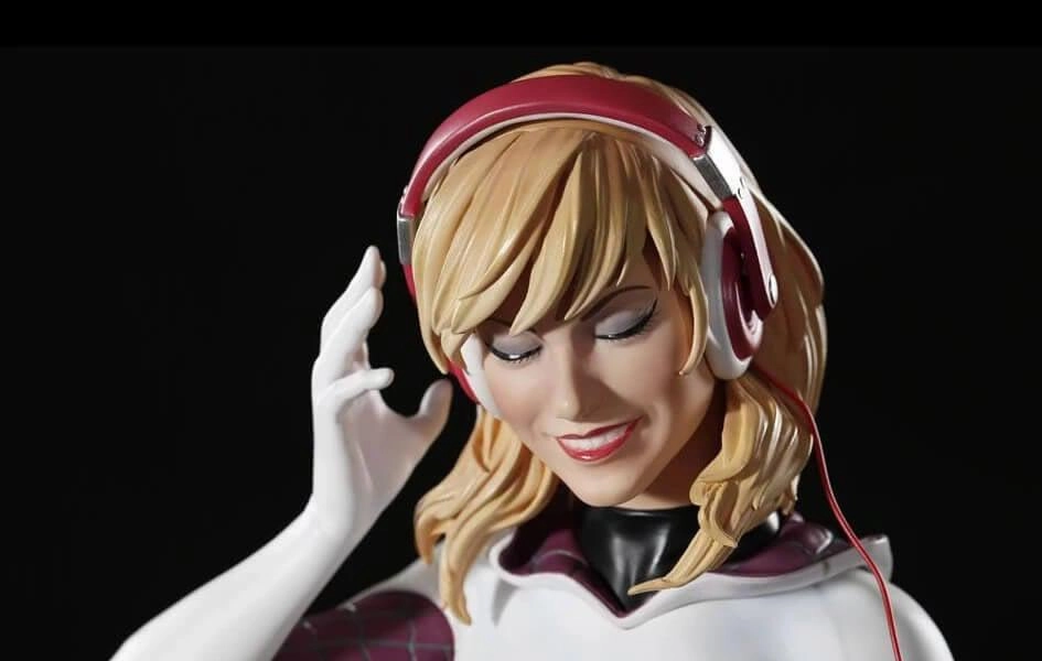 Designer Decor Collector's Market Spider-Gwen 1/4 Scale Statue