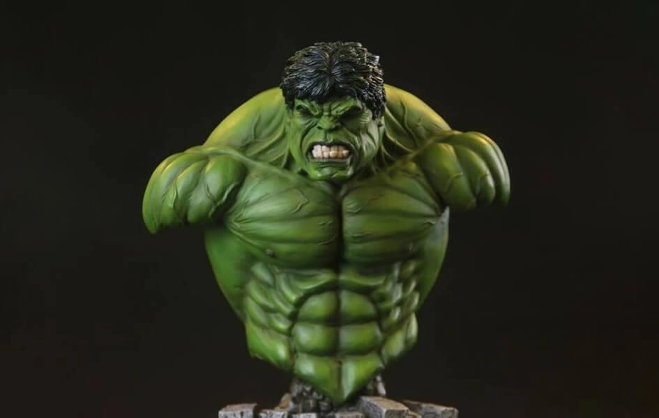 The Incredible Hulk 1/4 Scale Bust by XM STUDIOS Mythical Beast Premium Decor
