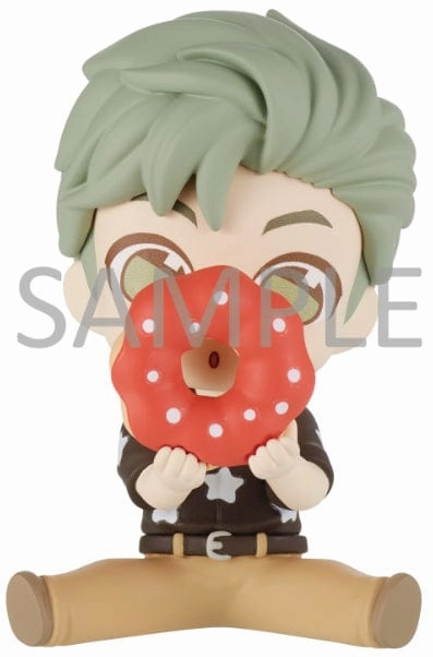 Superhero Statue Thrinchees TinyTAN Hide&Seek Figure