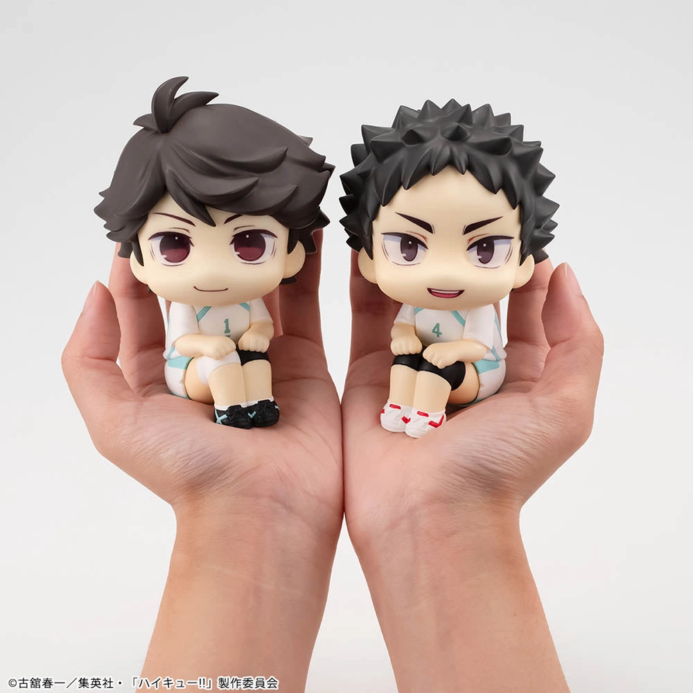 Robot Mecha Grand Prize Look Up Haikyu !! Toru Oikawa / Hajime Iwaizumi Uniform ver set??with gift: Cushions??