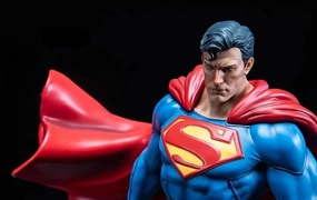 Swapable Head Superman Rebirth 1/6 Scale Statue